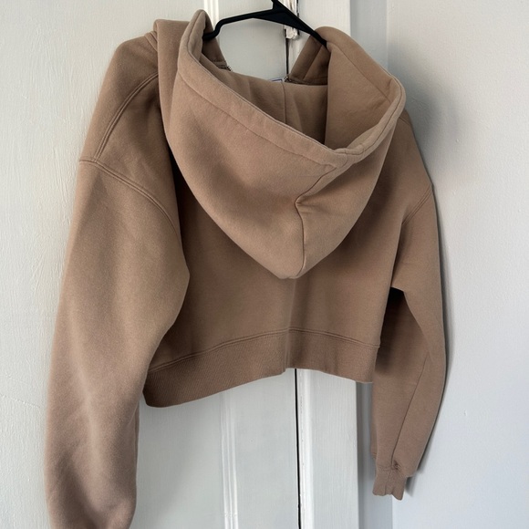 Inaka Power Women’s Cropped Signature Zip-Up Hoodie - Picture 2 of 4